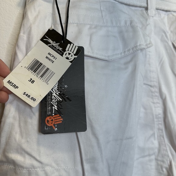 Miskeen Originals Baggy Y2K White Cargo Shorts NWT Size 38 - Picture 4 of 5